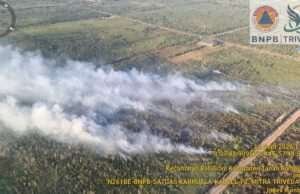 BPBD Tanah Bumbu Kerahkan Helikopter Water Bombing Tangani Karhutla