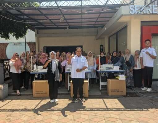 Disperindag Tulungagung Cetak 31 Penjahit Baru Lewat Pelatihan Kemeja DBHCHT, Peserta Dapat Mesin Jahit High Speed