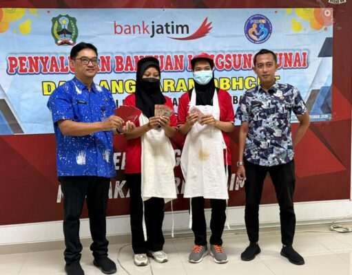 Dinas Sosial Magetan Salurkan BLT-DBHCHT Pada 2810 Penerima