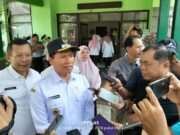 Tingkat kan Hasil Produksi Padi , Plt Bupati Tulungagung Serahkan Bantuan Alsintan Kepada Kelompok Tani