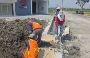 Tingkatkan Kualitas Infrastruktur Bina Marga Kerjakan Rehabilitasi Jalan Klurahan – Pencol