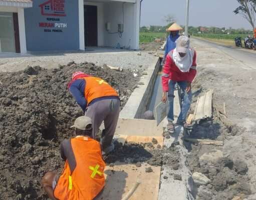 Tingkatkan Kualitas Infrastruktur Bina Marga Kerjakan Rehabilitasi Jalan Klurahan – Pencol