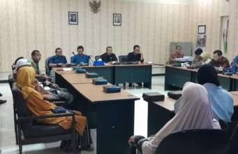 Keluhkan Polusi Pabrik Aspal & Beton PT.CIMP, Warga Kucur Wadul Ke DPRD Lamongan