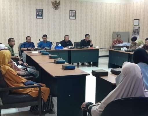Keluhkan Polusi Pabrik Aspal & Beton PT.CIMP, Warga Kucur Wadul Ke DPRD Lamongan