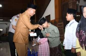Gelar Doa Bersama dan Santunan, Plt.Bupati Tulungagung Tegaskan Perkuat Kamtibnas