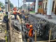 Cipta Karya Realisasikan Pembangunan Peningkatan Saluran Dan Totoar di Desa Sempol