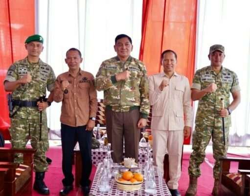 Plt Bupati Tulungagung Sambut Menhan RI, Tinjau Pembangunan Yonif TP 886/PJ Jayati