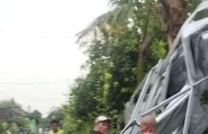 Hujan Deras Disertai Angin Beliyung Pora-porandakan Desa Jenangan